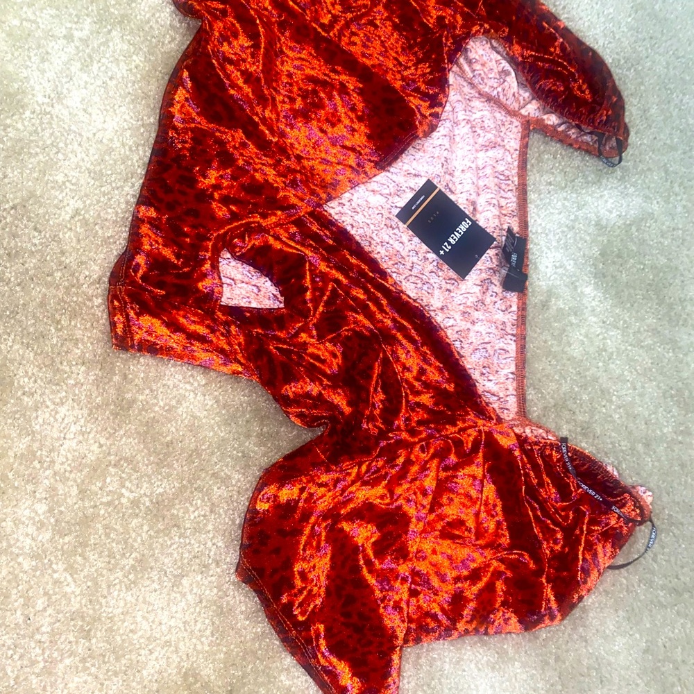Crop Top - Picture 2 of 4